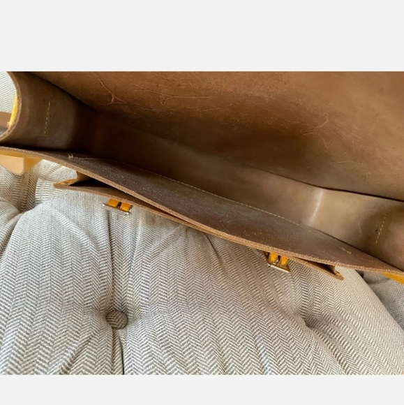 Cambridge Small Yellow Small Box Leather  Crossbody/Shoulder Bag  Silver Zip - Picture 8 of 11